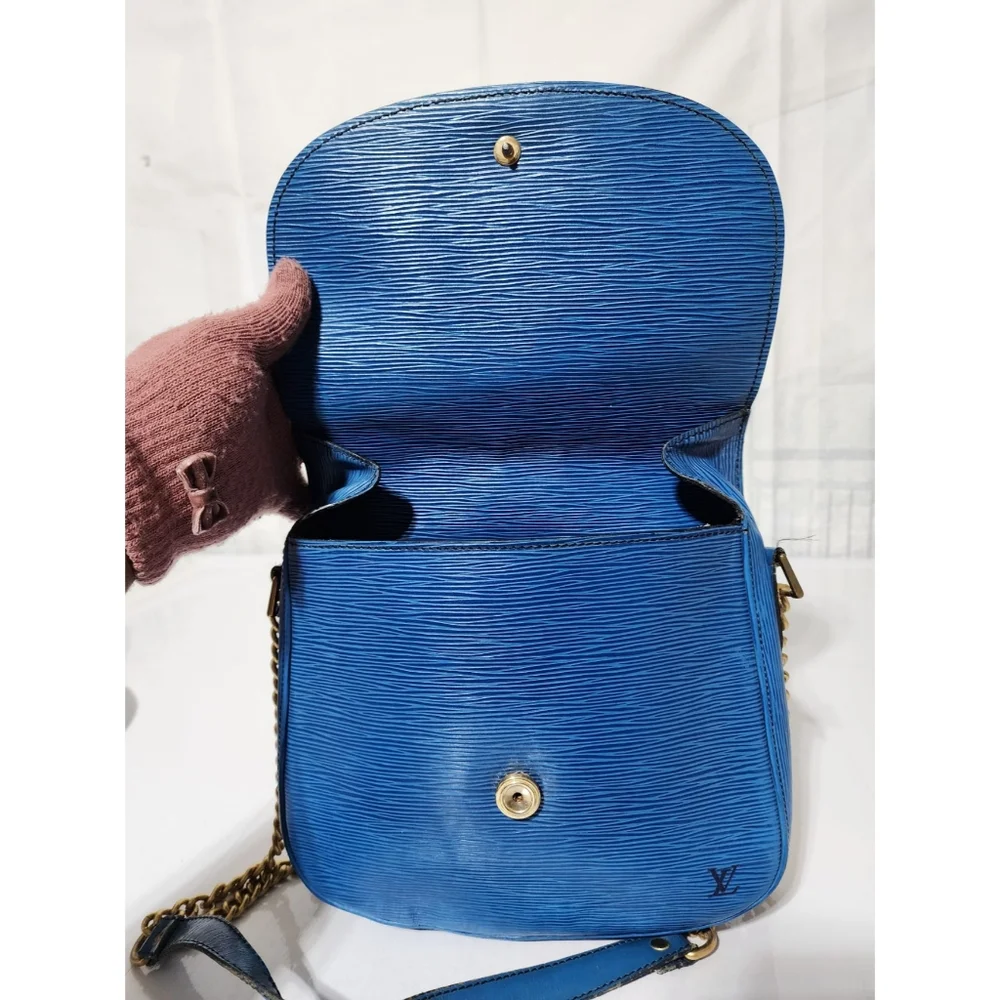 LOUIS VUITTON Epi Saint Cloud GM Shoulder Bag Blue